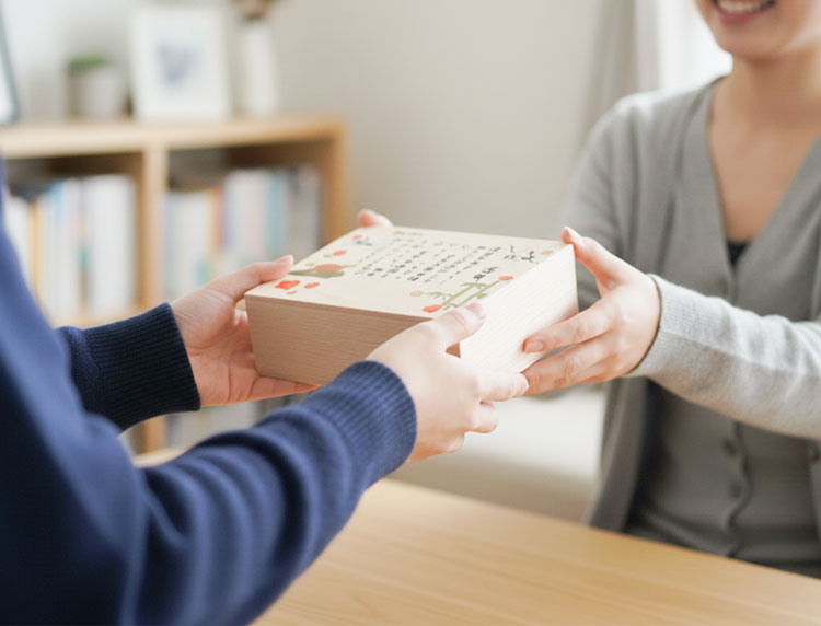 ゴルフボール　丁寧な贈り物　木箱